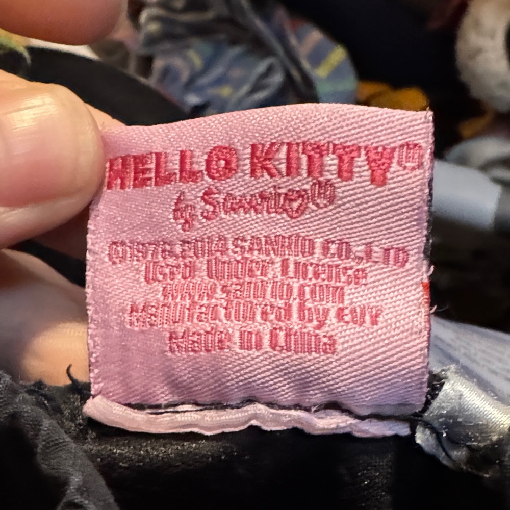 Hello Kitty Pink Label - Picture 2 of 4